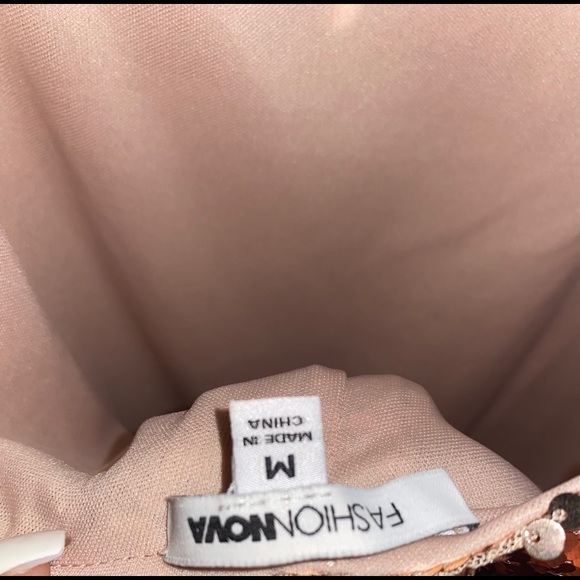 Sequin roses gold long sleeve dress - Picture 3 of 3